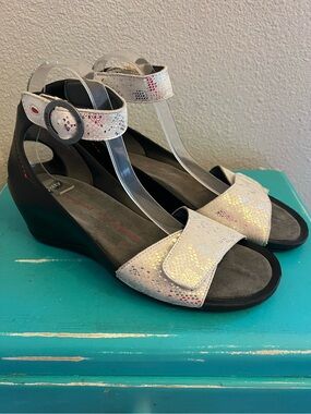 Wolky Ka Wedge Sandal White and Silver Snake Pattern Metallic Size 41